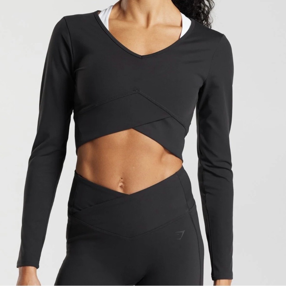 Gymshark Black Long-Sleeve V-Neck Crop Top